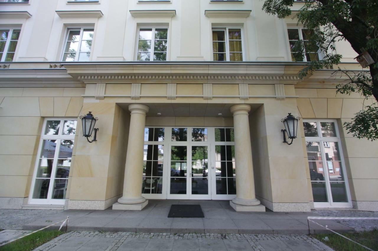 Hostel Dom Pomocy Studentom Warschau Exterior foto